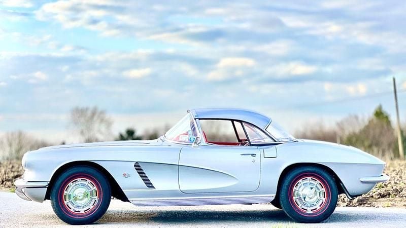 Silber Gebraucht 1962 Corvette C1 Cabrio | 88.500 € - Bild 1/4