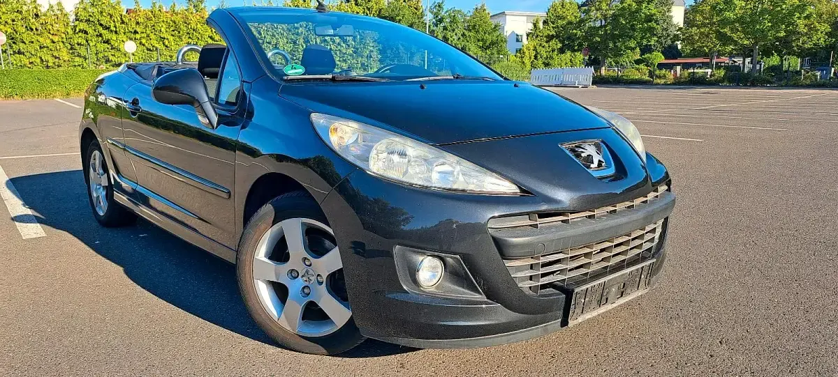 Gebraucht Peugeot 207 CC 120 PS (88 kW) 2011 Schwarz Cabrio