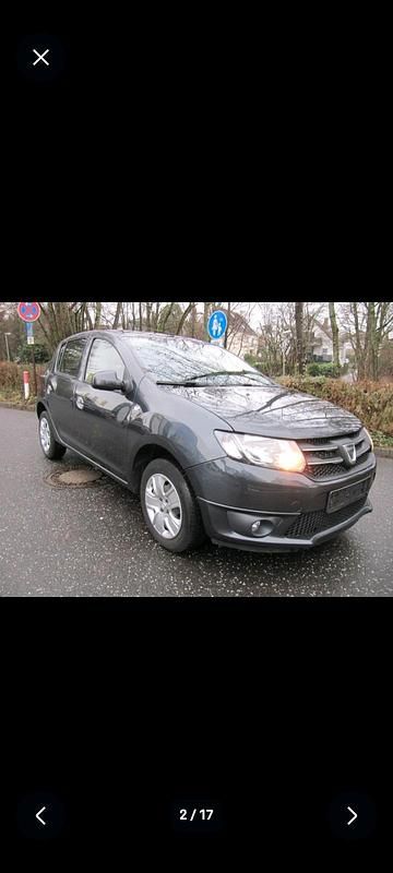 Braun Gebraucht 2016 Dacia Logan Lauréate Limousine | 2.750 € - Bild 1/4