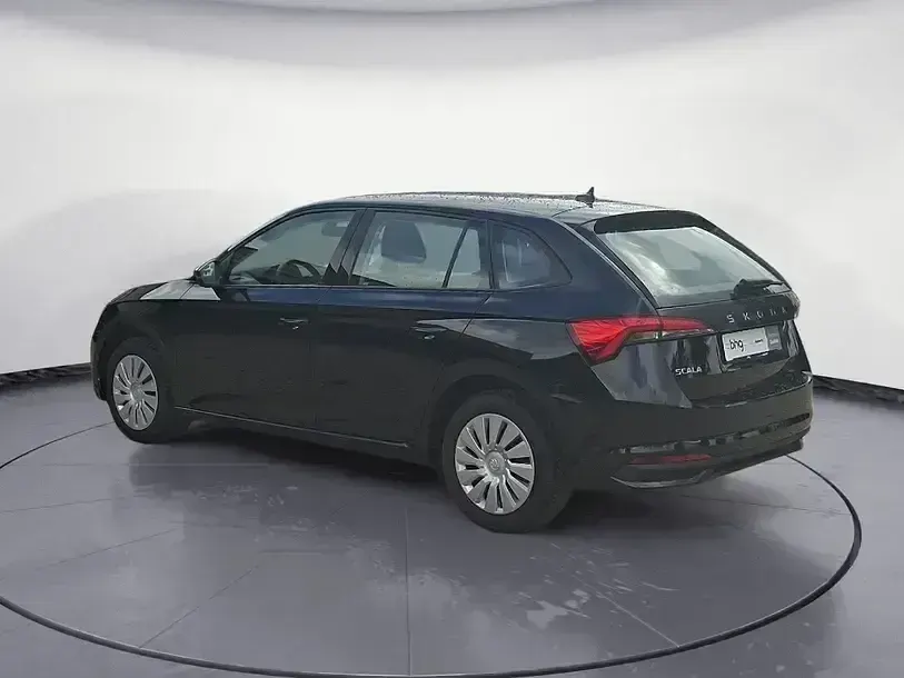 Gebraucht Skoda Scala Essence 95 PS (69 kW) 2025 Schwarz Kleinwagen