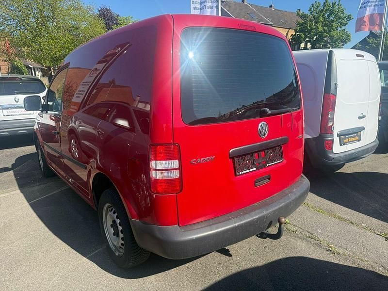 Second-hand VW Caddy 109 CP (80 kW) 2014 Roșu Monovolum
