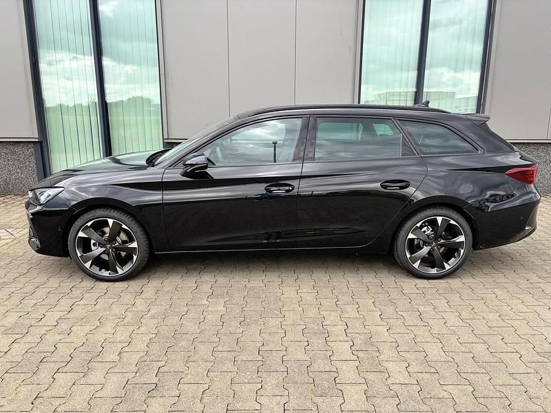 Nouă Cupra Leon Basis 204 CP (150 kW) 2025 Break