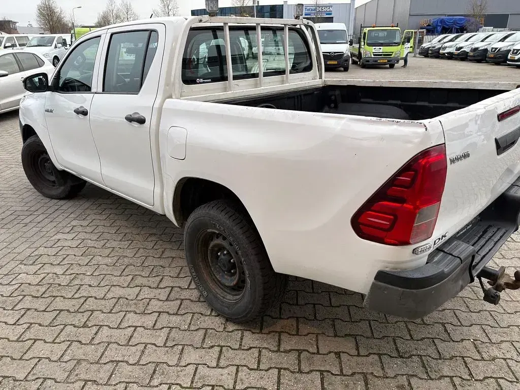 Gebraucht Toyota HiLux 150 PS (110 kW) 2018 Weiß Pickup
