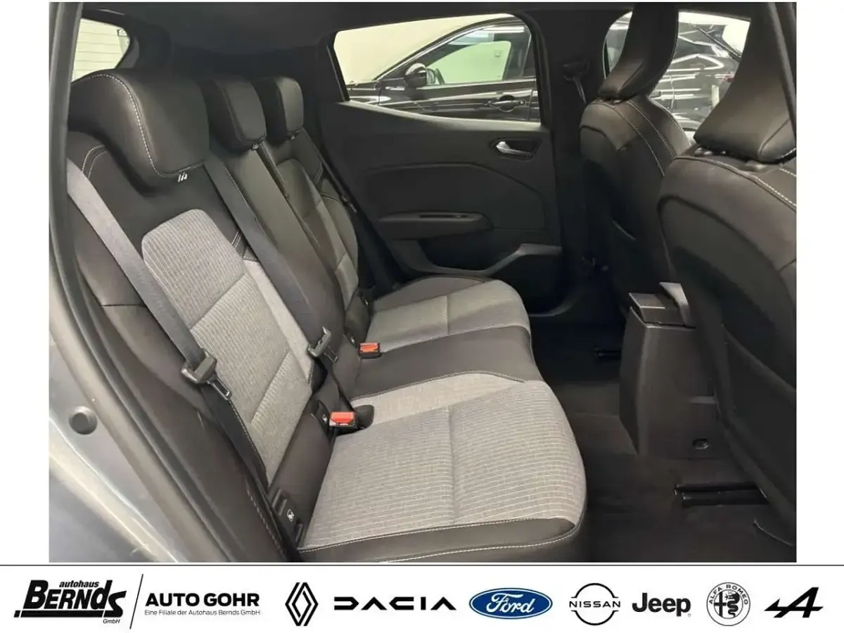 Gebraucht Renault Clio V Techno 143 PS (105 kW) 2025 Dolomitgrau metallic Limousine