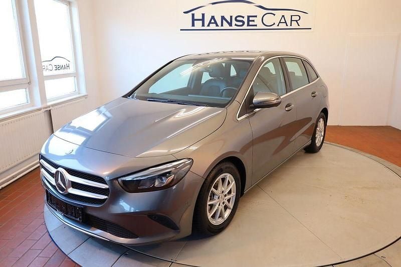 Gebraucht Mercedes B200 150 PS (110 kW) 2019 Grau Van / Kleinbus