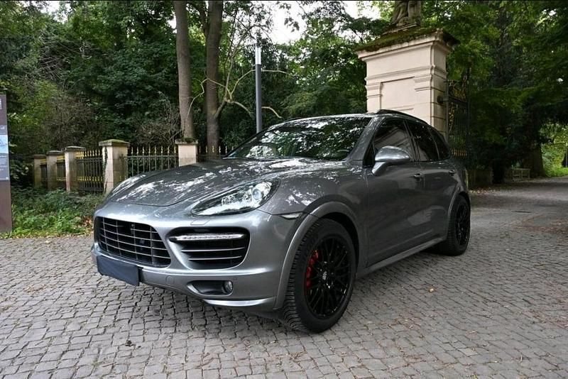 Grau Gebraucht 2013 Porsche Cayenne GTS SUV | 32.900 € (Fairer Preis) - Bild 1/4