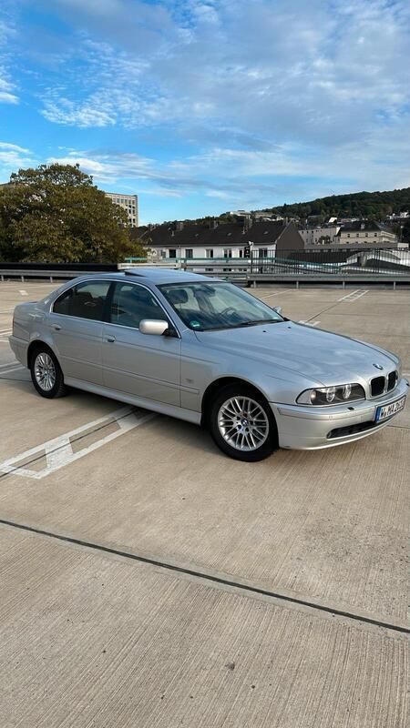 Silber Gebraucht 2001 BMW 520 Limousine | 4.900 € - Bild 1/4