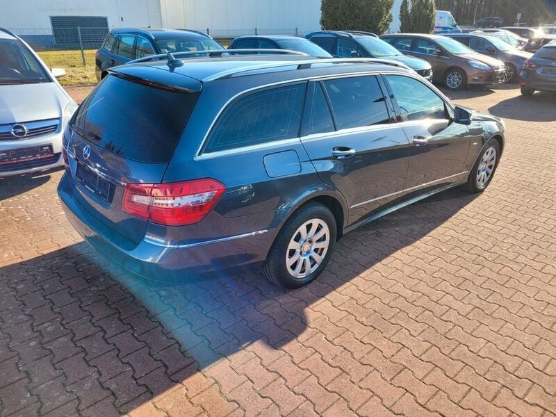 Gebraucht Mercedes E250 204 PS (150 kW) 2012 Grau Kombi