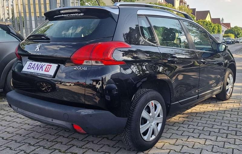 Gebraucht Peugeot 2008 Active 82 PS (60 kW) 2016 Noir perla nera SUV