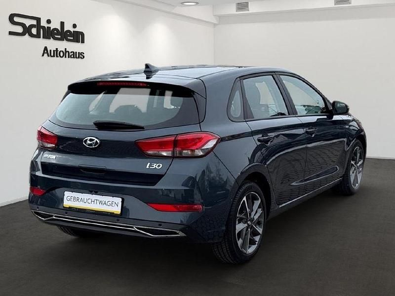 Gebraucht Hyundai i30 Trend 120 PS (88 kW) 2024 Blau Limousine