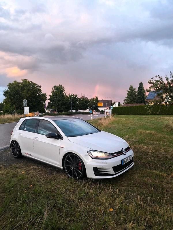 Weiß Gebraucht 2015 VW Golf VII GTI Limousine | 17.000 € (Fairer Preis) - Bild 1/4