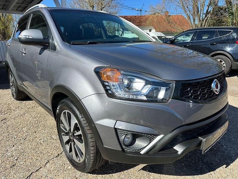 Gebraucht SsangYong Korando Sapphire 175 PS (128 kW) 2013 Grau SUV