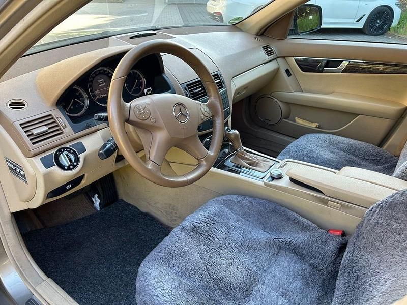 Gold Gebraucht 2009 Mercedes 220 Limousine | 7.900 € (Superpreis) - Bild 1/4