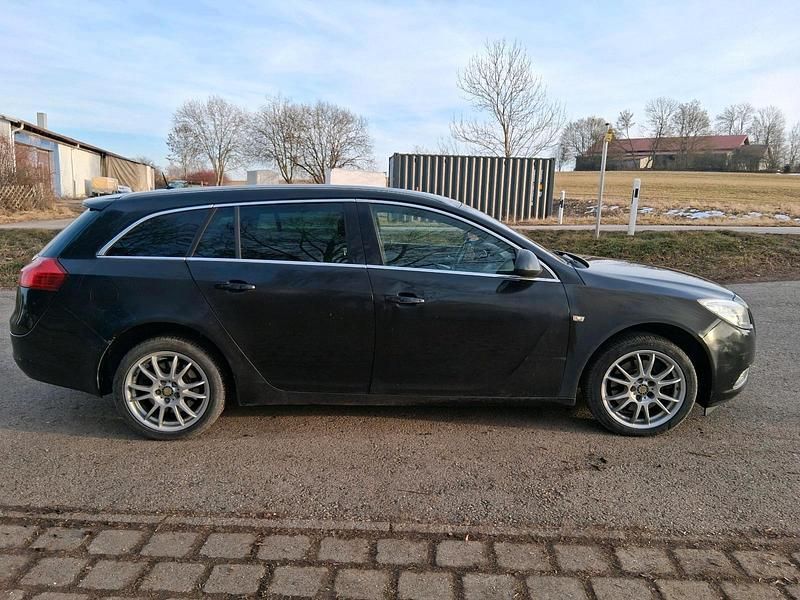 Gebraucht Opel Insignia 160 PS (117 kW) 2011 Schwarz Kombi