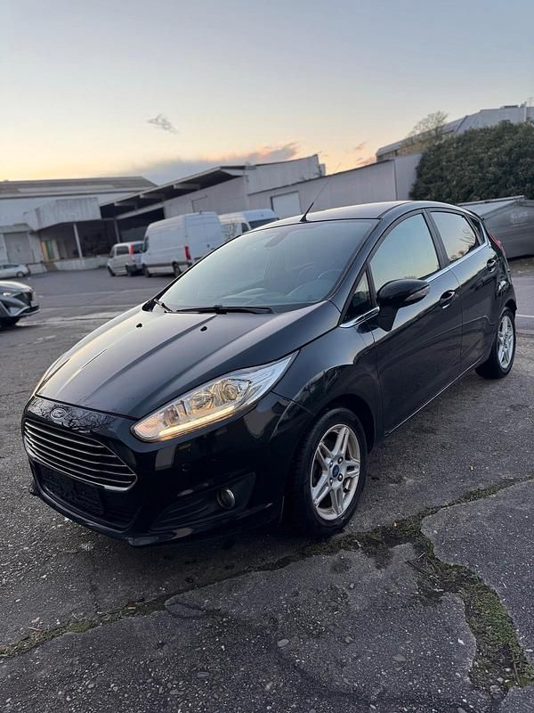Gebraucht Ford Fiesta 100 PS (73 kW) 2014 Schwarz Kleinwagen