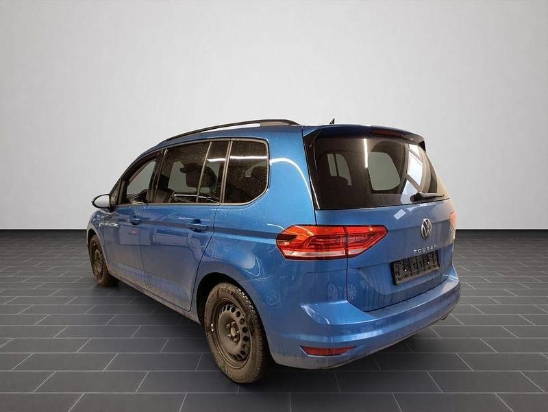 Gebraucht VW Touran 150 PS (110 kW) 2022 Caribbean blue metallic (metallic) Van / Kleinbus
