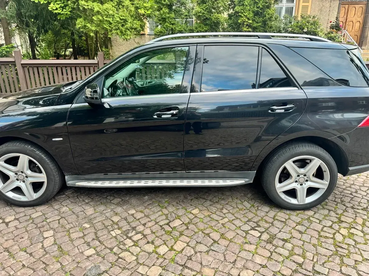 Gebraucht Mercedes ML250 204 PS (150 kW) 2012 Schwarz SUV