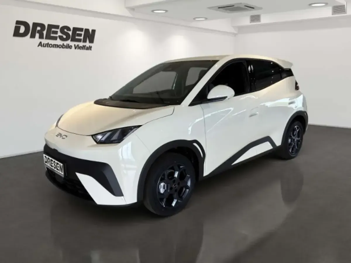 Nowe BYD Dolphin Comfort 114 kW (156 KM) 2026 Biały Hatchback