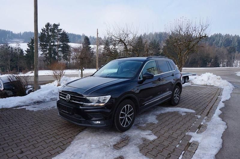 Schwarz Gebraucht 2018 VW Tiguan Comfortline SUV | 16.990 € (Superpreis) - Bild 1/4