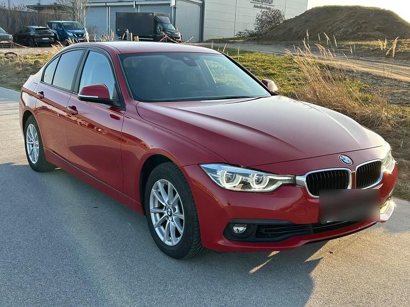 Gebraucht BMW 318 136 PS (100 kW) 2018 Rot Limousine