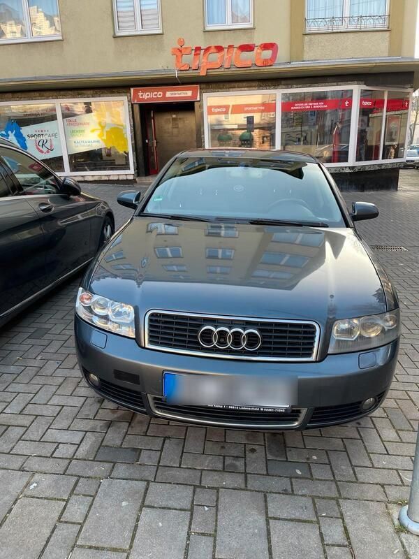 Silber Gebraucht 2004 Audi A4 Limousine | 2.000 € (Guter Preis) - Bild 1/4