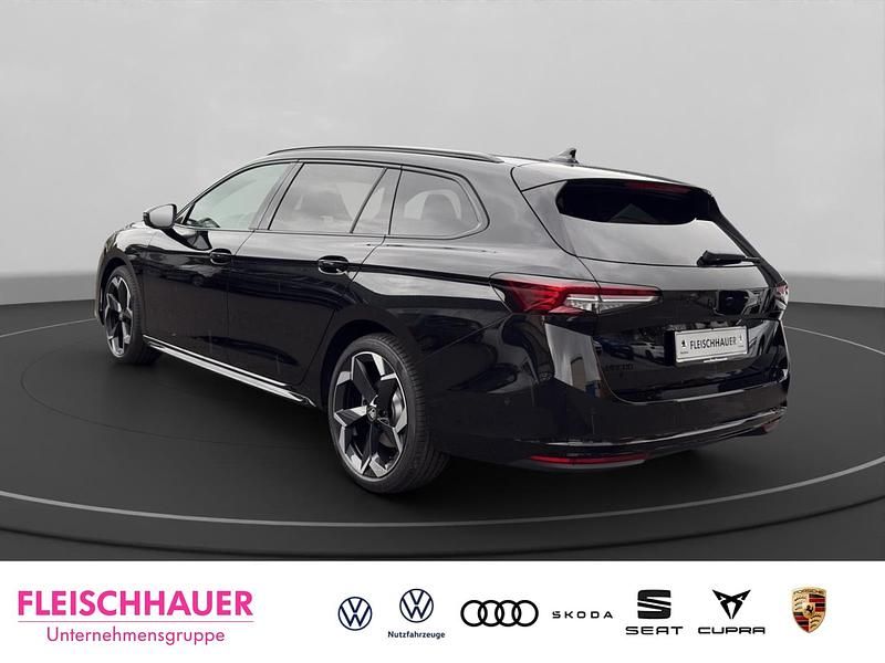 Neu Skoda Superb Selection 265 PS (194 kW) 2025 Grau Kombi