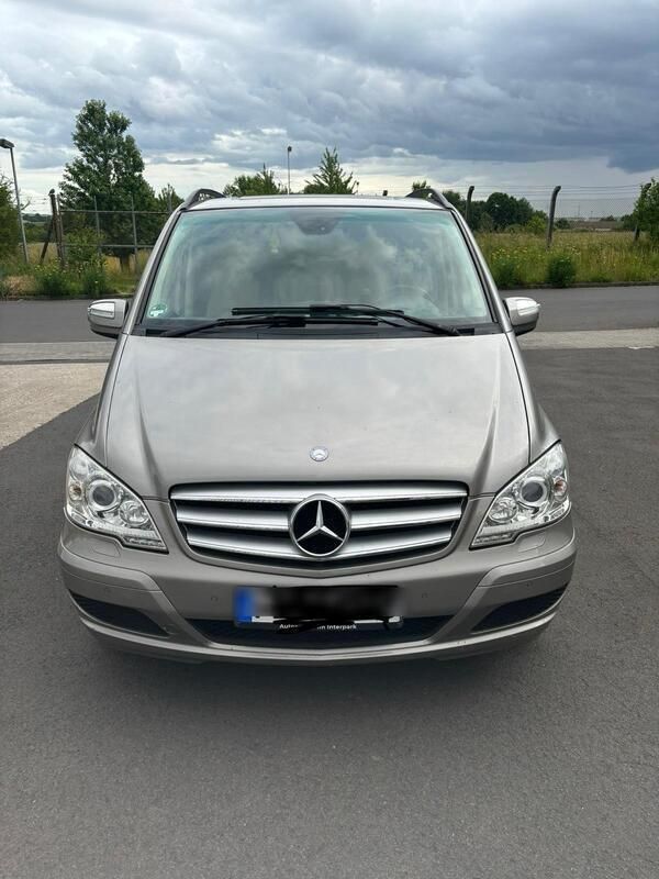 Grau Gebraucht 2011 Mercedes Viano Van / Kleinbus | 13.600 € (Superpreis) - Bild 1/4
