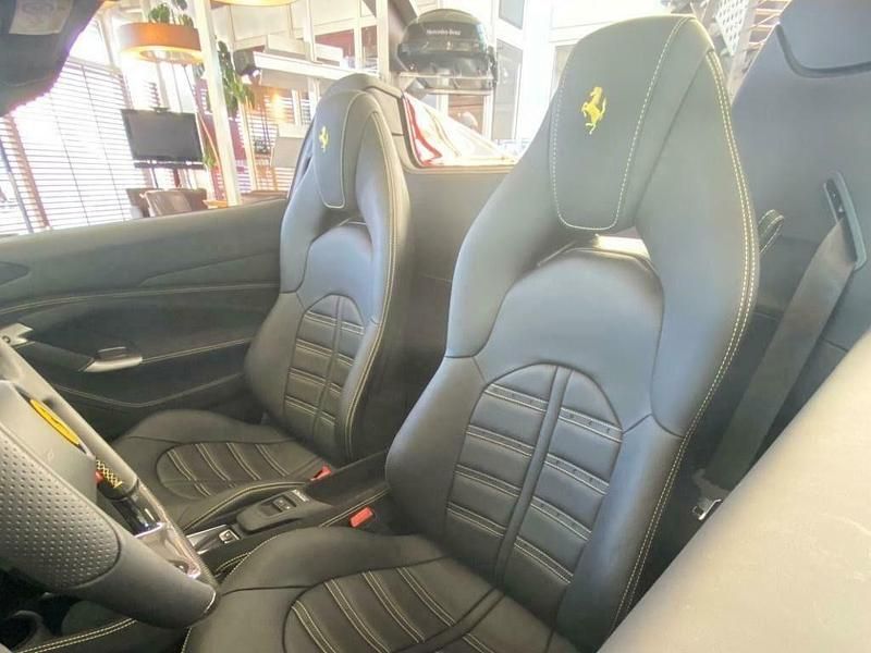 Gebraucht Ferrari F8 721 PS (530 kW) 2021 Rot Cabrio