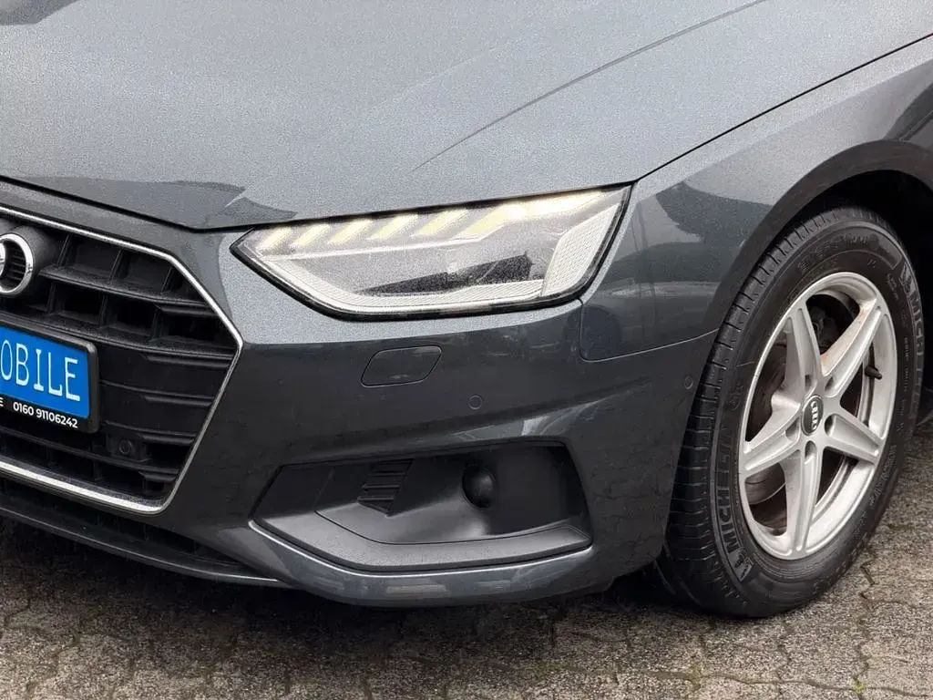 Gebraucht Audi A4 Sport 136 PS (100 kW) 2019 Grau Kombi