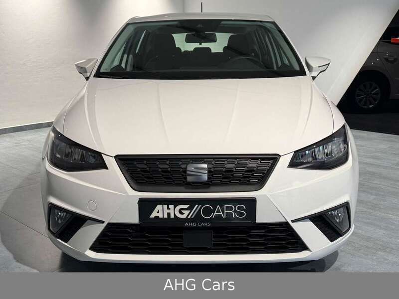 Weiß Gebraucht 2021 Seat Ibiza Reference Kleinwagen | 11.600 € (Fairer Preis) - Bild 1/4