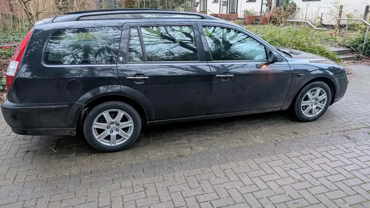 Gebraucht Ford Mondeo 155 PS (114 kW) 2005 Schwarz Kombi