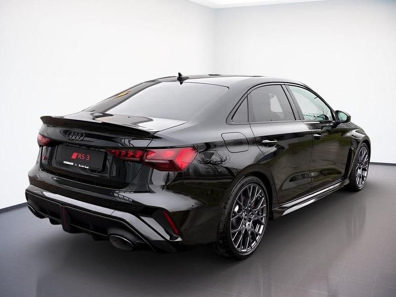 Gebraucht Audi RS3 Ambiente 400 PS (294 kW) 2025 Mythosschwarz Limousine