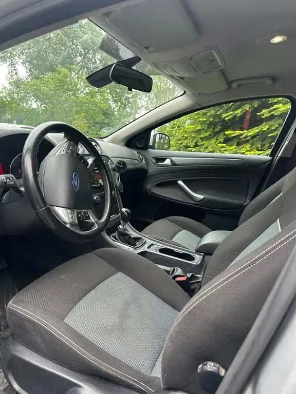 Gebraucht Ford Mondeo Trend 116 PS (85 kW) 2011 Grau Limousine