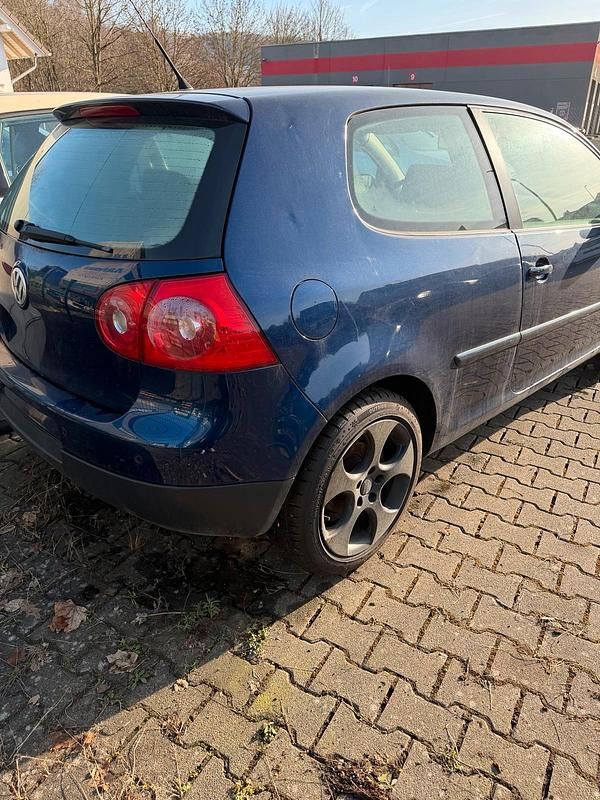 Gebraucht VW Golf IV 101 PS (74 kW) 2005 Blau Limousine