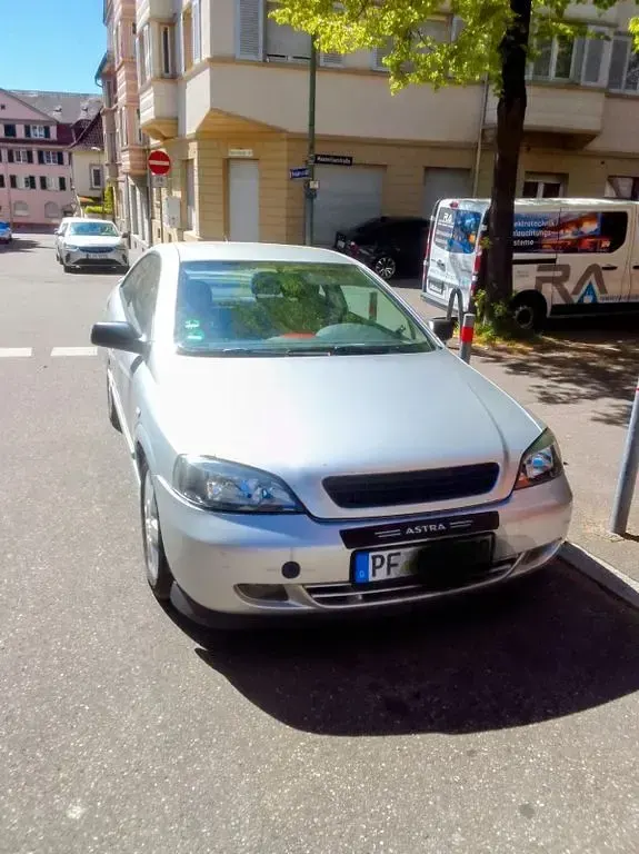 Gebraucht Opel Astra 116 PS (85 kW) 2001 Silber Coupé