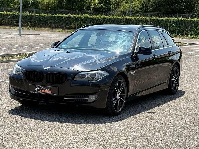 Black sapphire metallic Gebraucht 2011 BMW 520 Kombi | 6.999 € (Guter Preis) - Bild 1/4