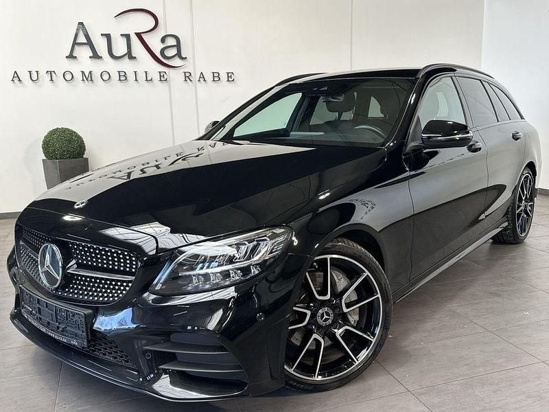 Schwarz Gebraucht 2020 Mercedes C300 AMG line Limousine | 26.989 € (Guter Preis) - Bild 1/4