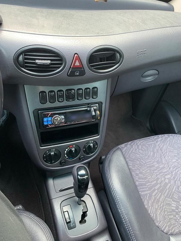 Gebraucht Mercedes 170 95 PS (69 kW) 2003 Blau Kleinwagen