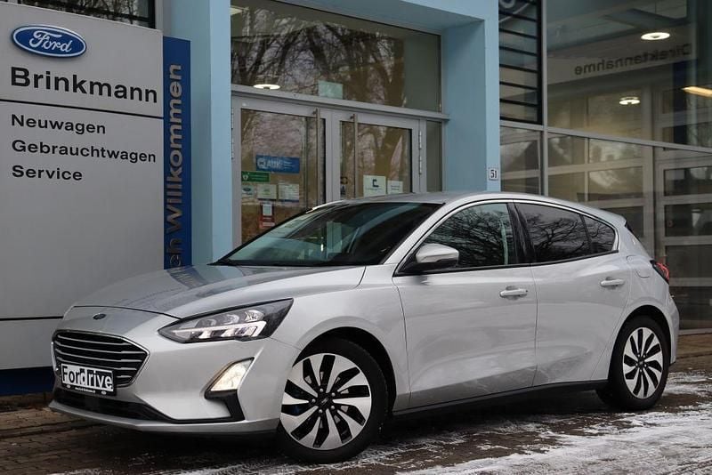 Gebraucht Ford Focus Cool & Connect 120 PS (88 kW) 2019 Moondust silver (metallic) Limousine