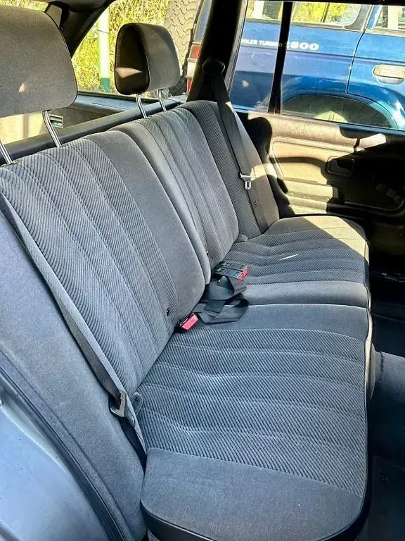 Gebraucht BMW 325 170 PS (125 kW) 1988 Silber Limousine