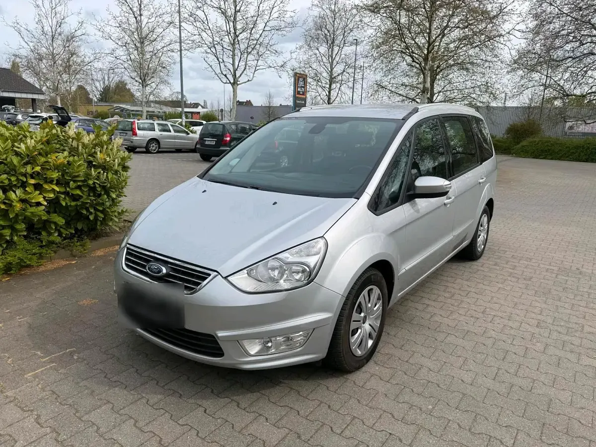 Gebraucht Ford Galaxy 140 PS (102 kW) 2010 Silber Van / Kleinbus
