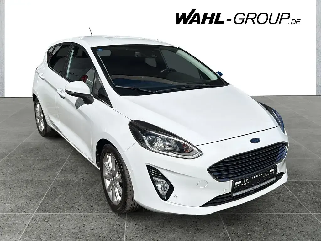 Gebraucht Ford Fiesta Titanium 101 PS (74 kW) 2018 Weiß Kleinwagen