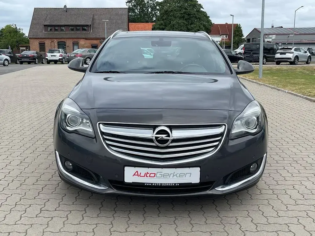Gebraucht Opel Insignia Sport 163 PS (119 kW) 2014 Phantom/rocky/asteroid grey metallic Kombi
