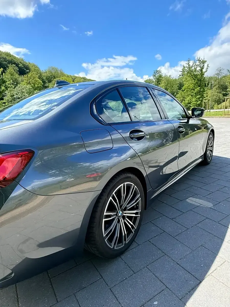 Używany BMW 320 190 KM (139 kW) 2024 Szary Sedan/Limuzyna