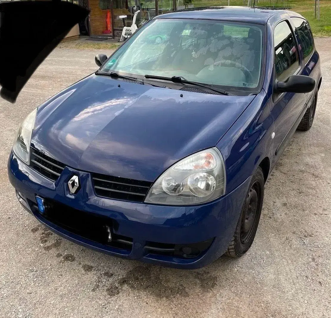 Gebraucht Renault Clio II 58 PS (42 kW) 2006 Blau Limousine