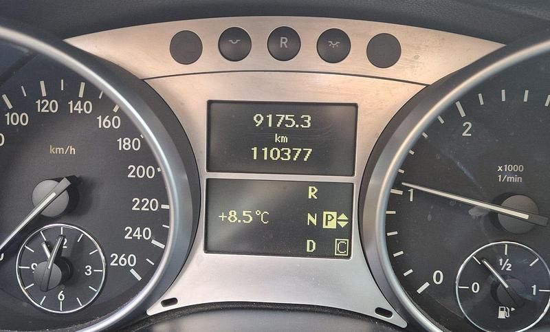 Gebraucht Mercedes R280 190 PS (139 kW) 2007 Silber Van / Kleinbus