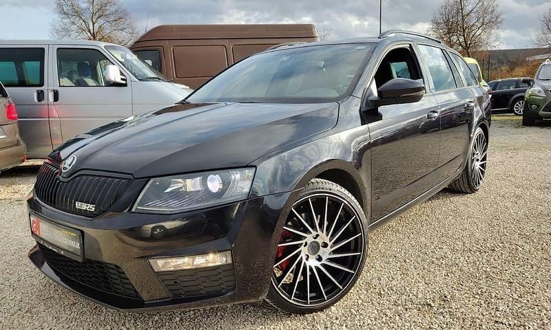Schwarz Gebraucht 2016 Skoda Octavia RS Kombi | 11.900 € (Guter Preis) - Bild 1/4