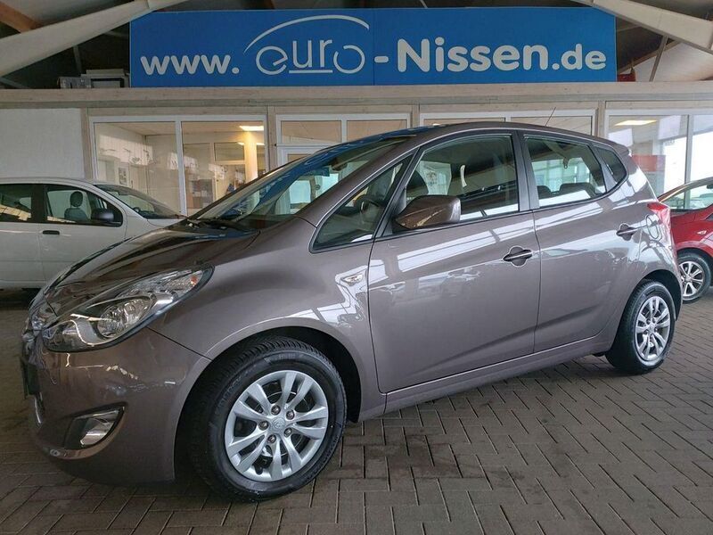 Braun Gebraucht 2011 Hyundai ix20 Comfort Van / Kleinbus | 11.850 € (Teuer) - Bild 1/4