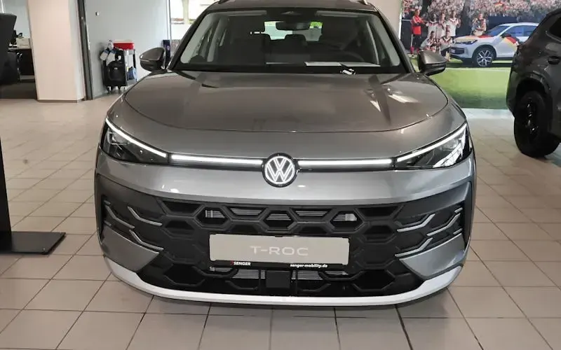 Neu VW T-Roc Life 150 PS (110 kW) 2026 Grau SUV
