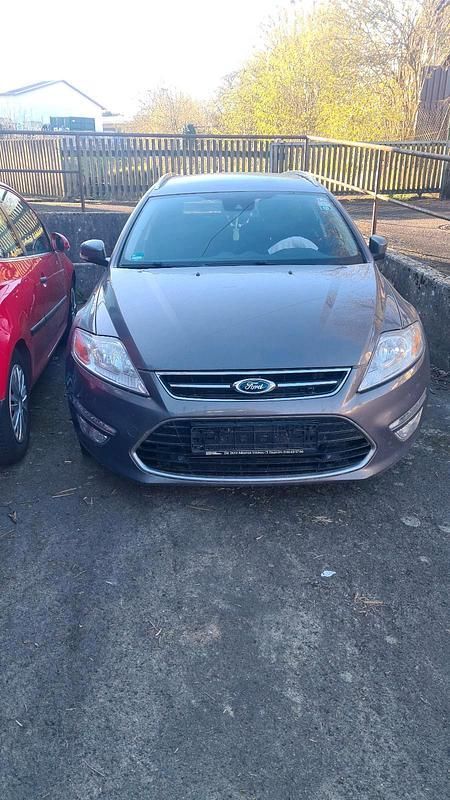 Gebraucht Ford Mondeo 140 PS (102 kW) 2014 Braun Kombi